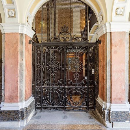 Discover Your Budapest Retreat-Walk To Parliament Exterior foto
